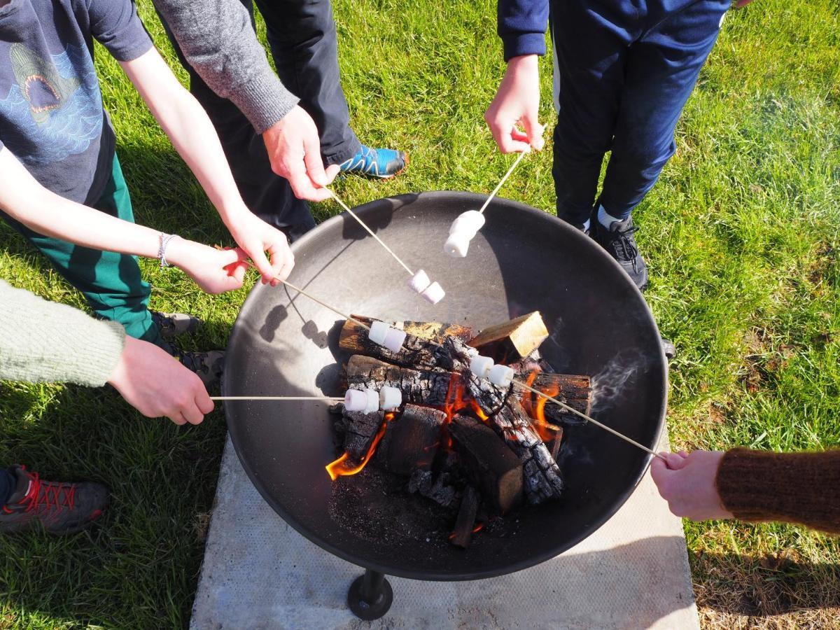 Carrowmena School House & Glamping 호텔 리머배디 외부 사진